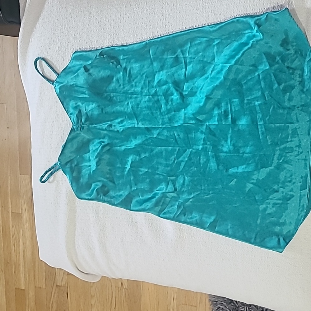 Erika Taylor jade Green size medium chemise